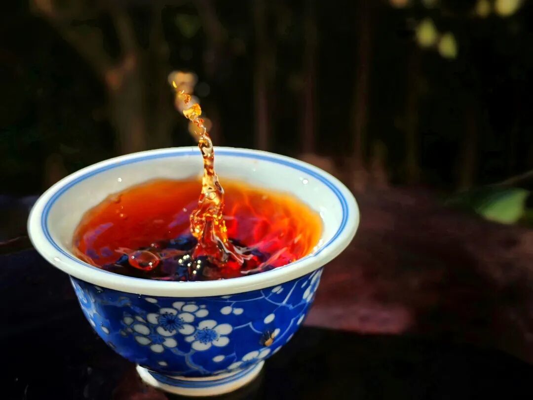 气韵流动接近801金刚,是一款被低估的熟茶:大益801高山韵象熟茶