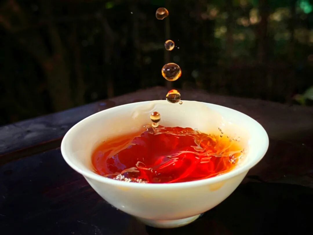 气韵流动接近801金刚,是一款被低估的熟茶:大益801高山韵象熟茶