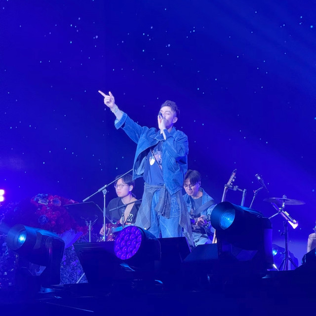 周柏豪南宁演唱会：港风盛宴