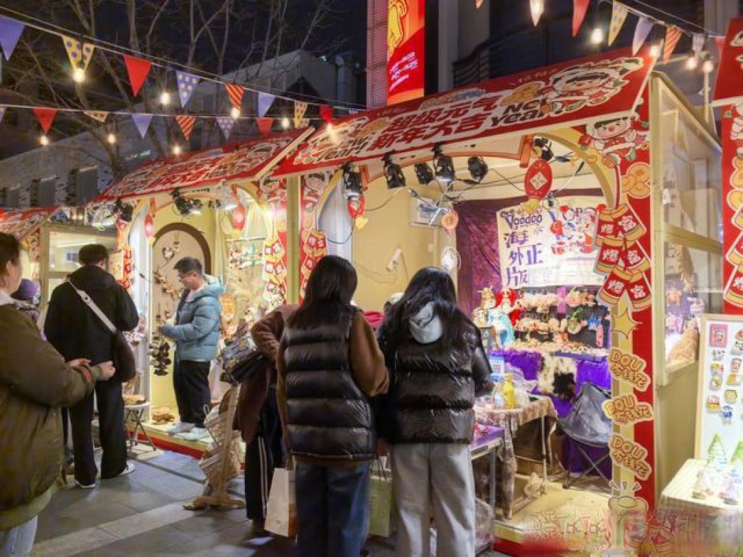 不止西湖断桥残雪,杭州的冬日是被6元鸡排和老街暖意拿捏的