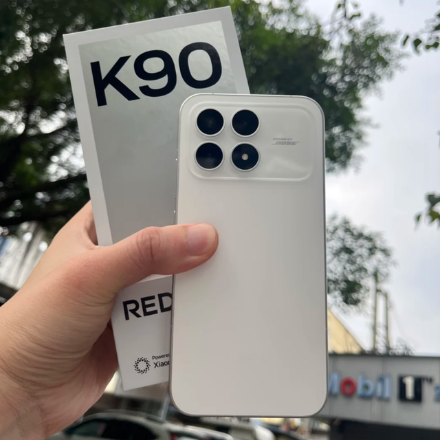 小米旗舰红米K90，7100mAh+骁龙8至尊版+IP69，满足日常使用需求