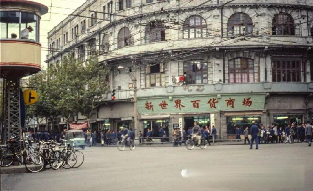发现黄浦 | 从一张老明信片，看“十里南京路，一个新世界”时空变换