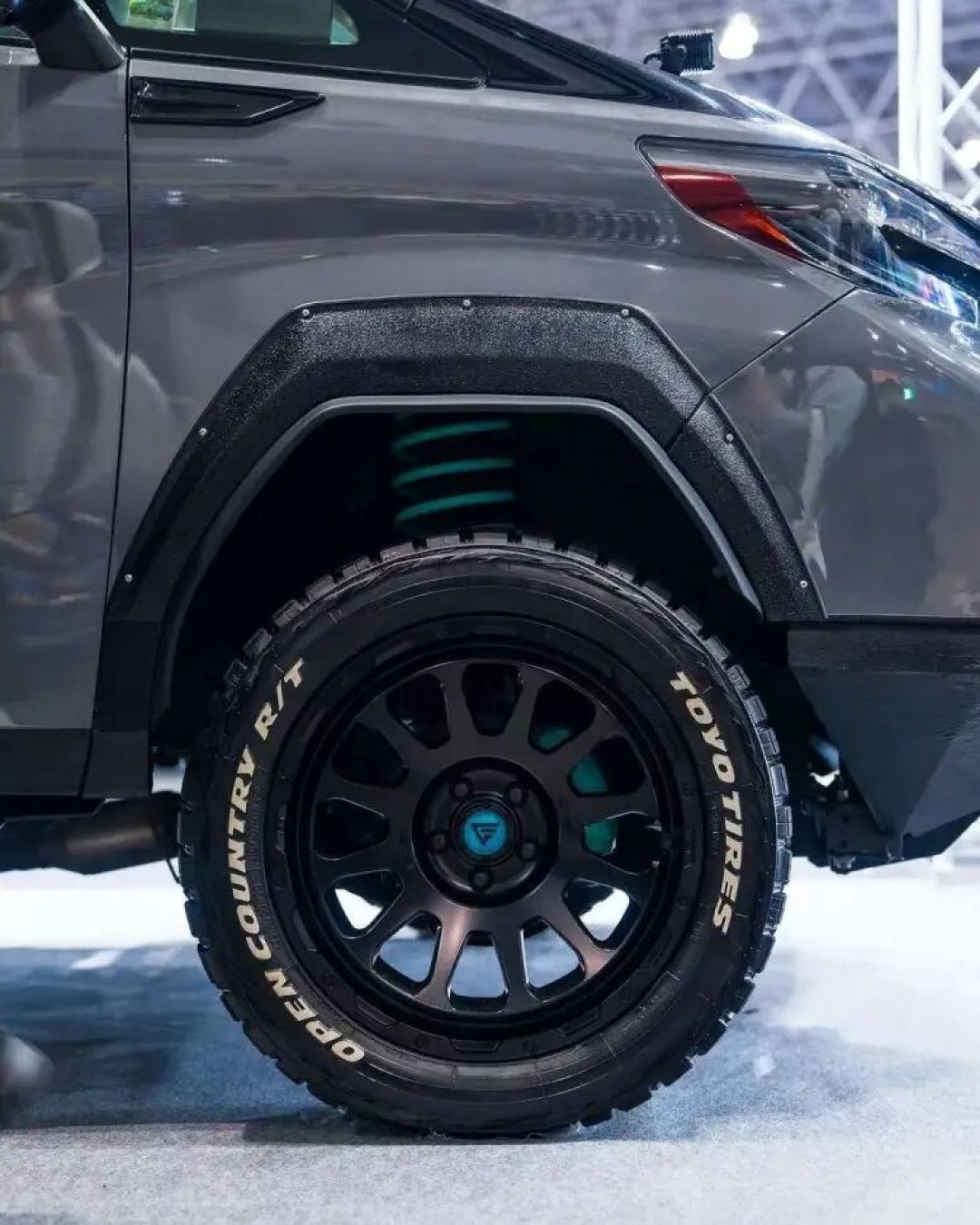 丰田阿尔法梦想着Land Cruiser 越野改装小型货车