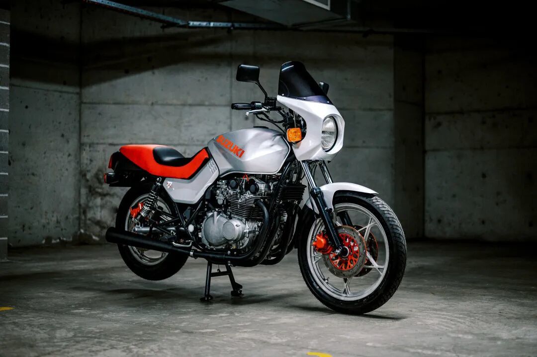 铃木“刀”光再现?Katana 400cc四缸版本或将复活丨业界