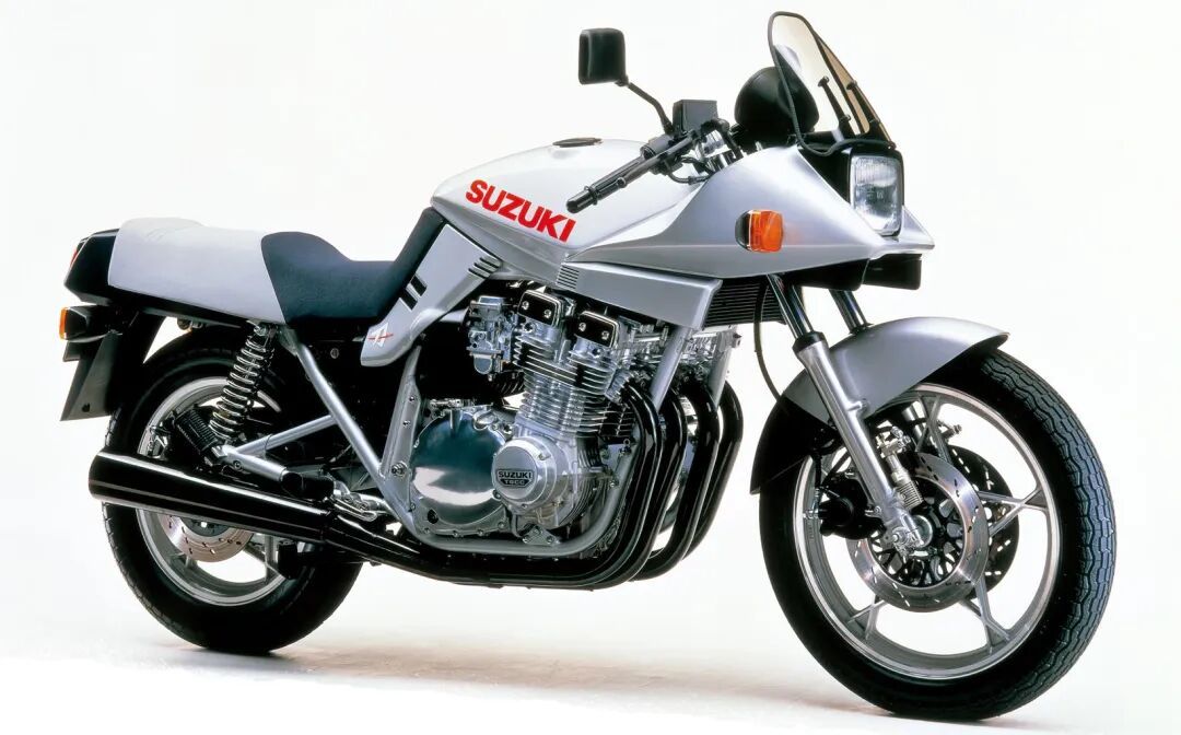 铃木“刀”光再现?Katana 400cc四缸版本或将复活丨业界