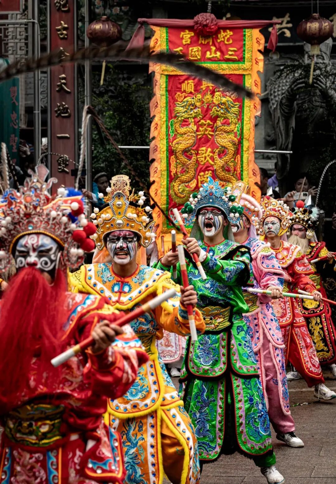 比海南人少,古早不输顺德,国内存在感渐增的「世界美食之都」,年味超浓!