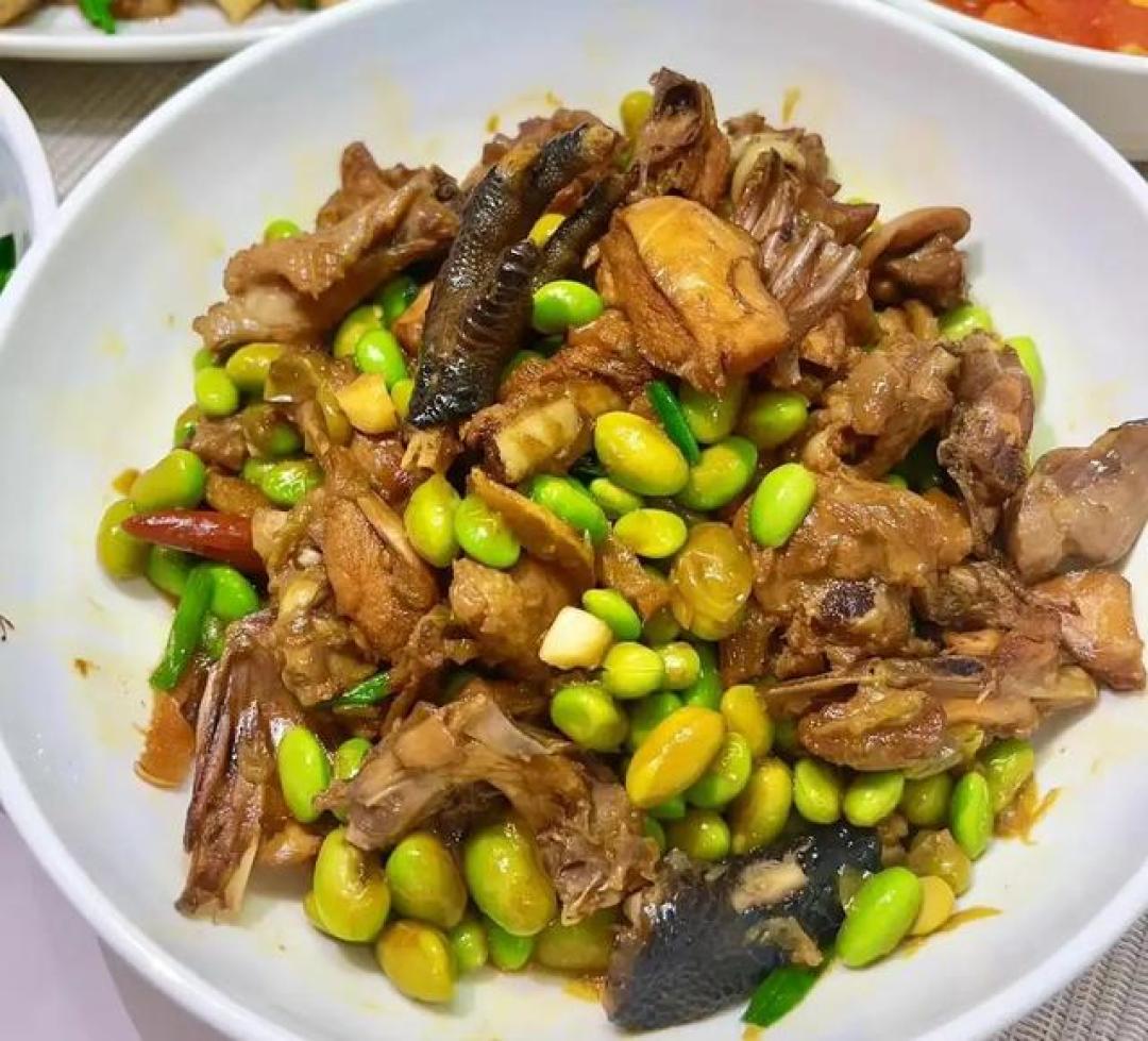 “老得慢”的女人,都爱吃这3种食物,美白润肤、抗衰老,吃美了
