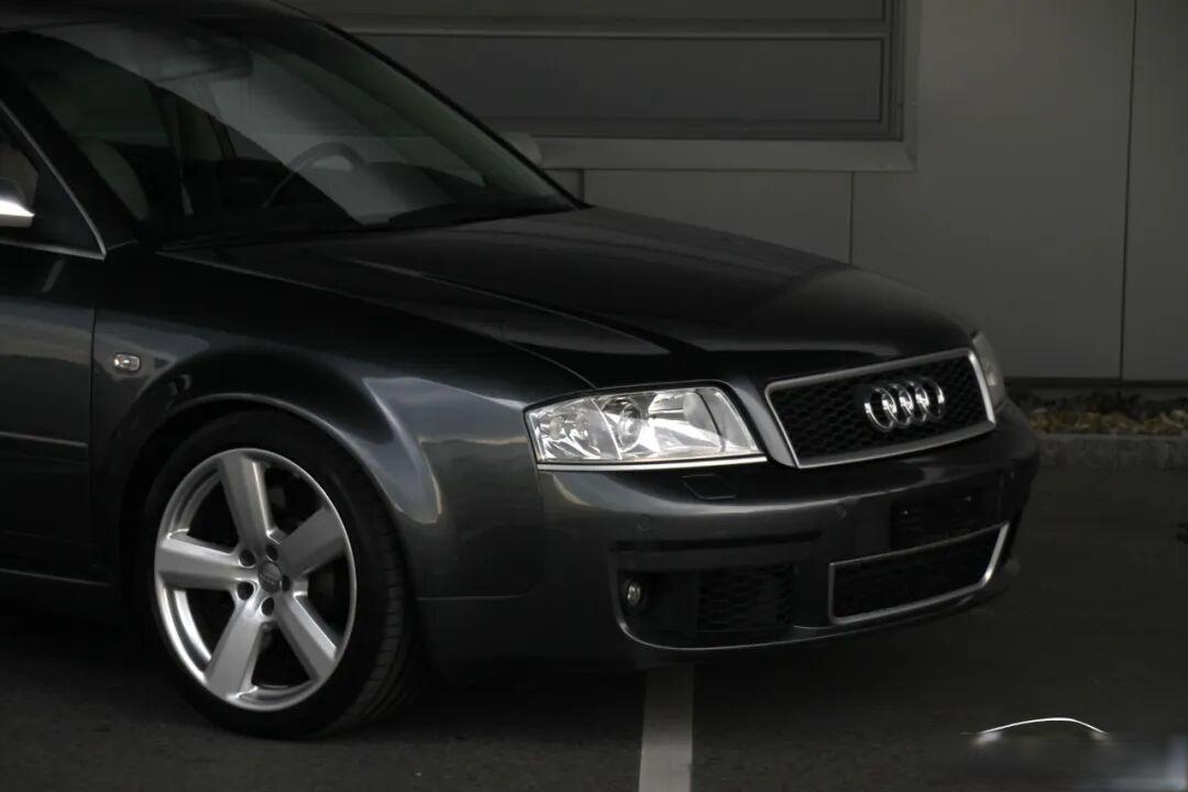 #霓虹午夜档案集#深夜放毒,只发图不刷屏,2002年奥迪RS6 4.2 quattro tiptronic Limousine