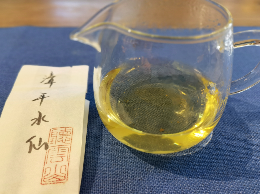 被县志吐槽 200 年,这方块乌龙,藏着徐霞客笔下的山水香