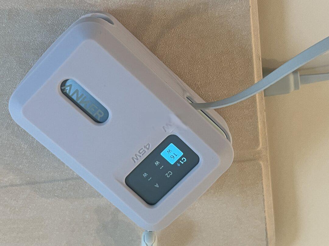 安克能量盒和安克三合一