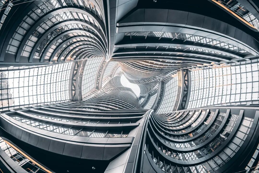 铭匠11mm f2.8试镜报告:当建筑化作漩涡,人像坠入梦境
