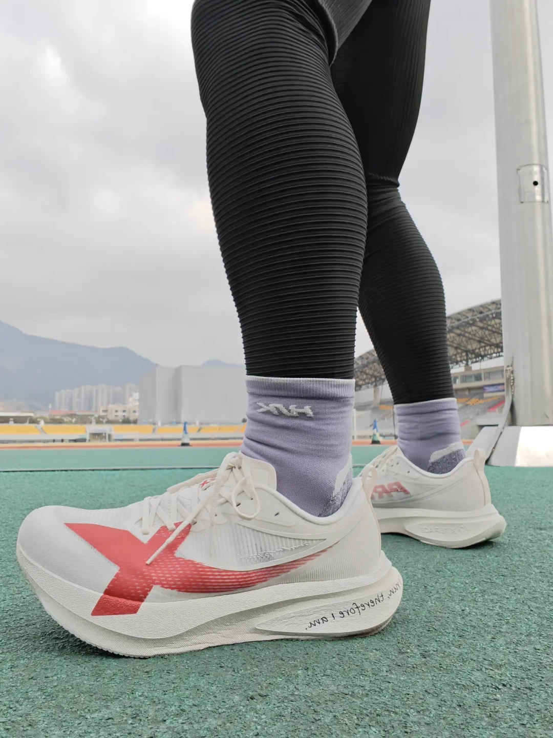 特步2000公里5代pro首发10km实测！
