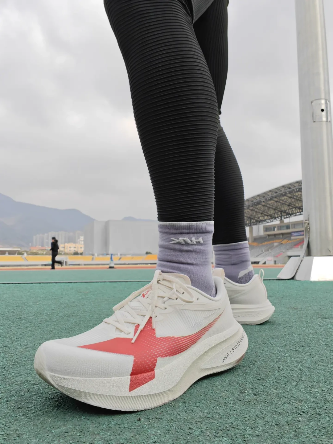 特步2000公里5代pro首发10km实测！