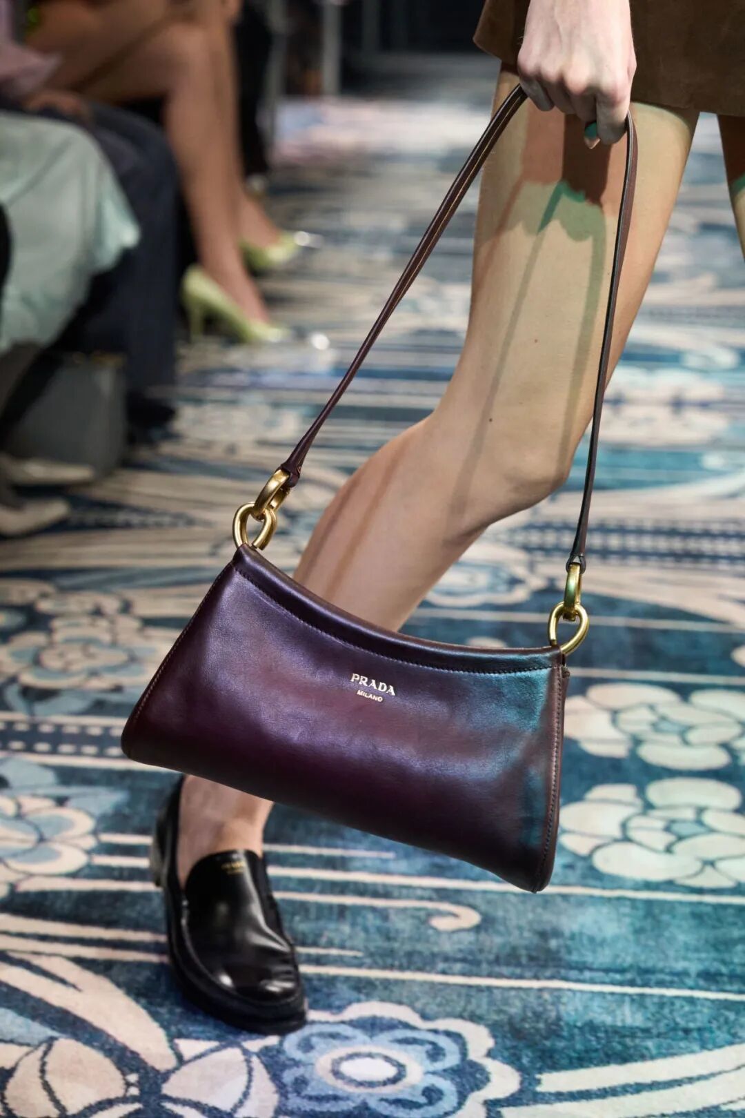 开年最火的一双鞋，这么平平无奇？？