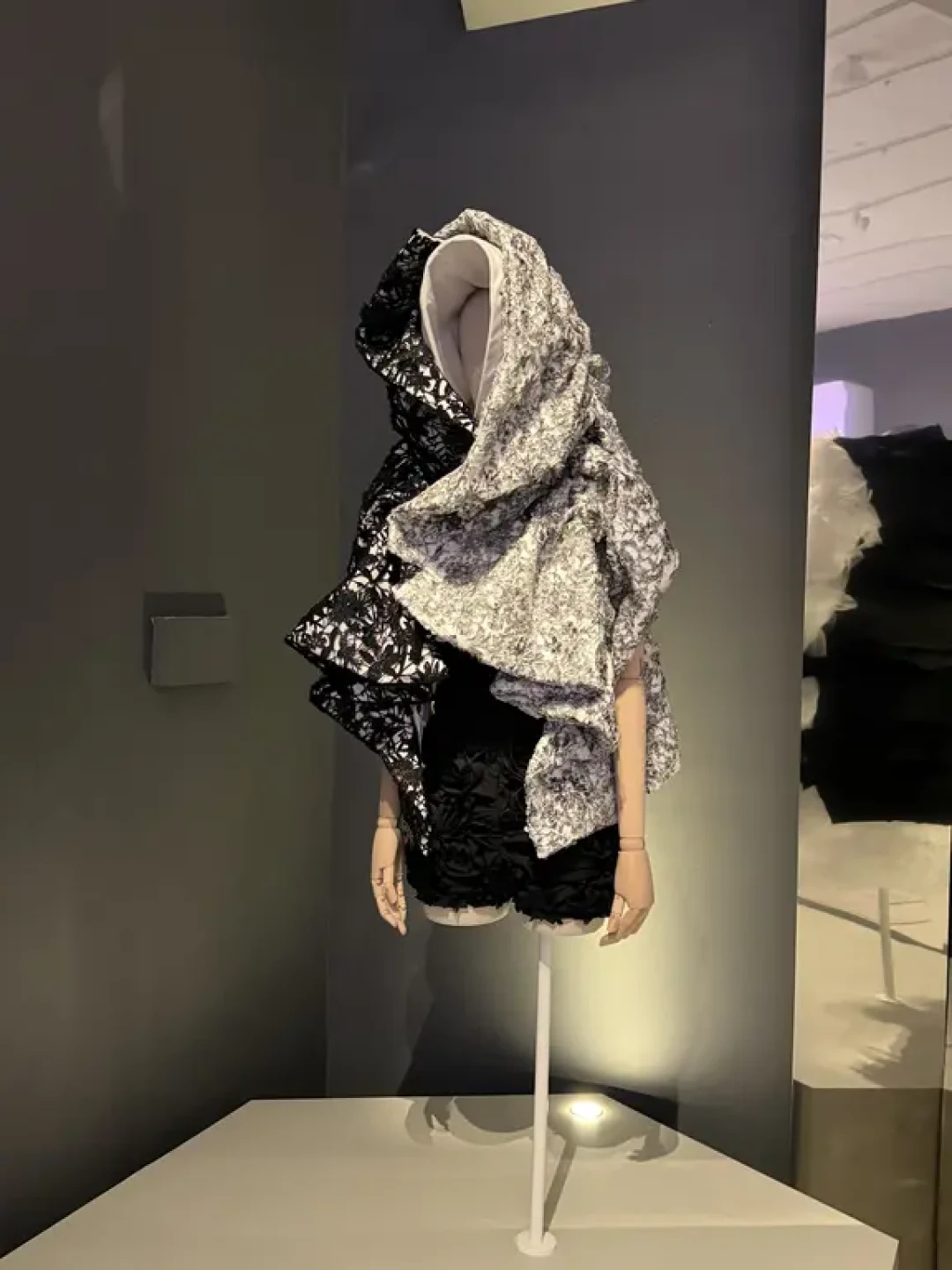 Westwood Kawakubo|看我在 NGV 买到了什么