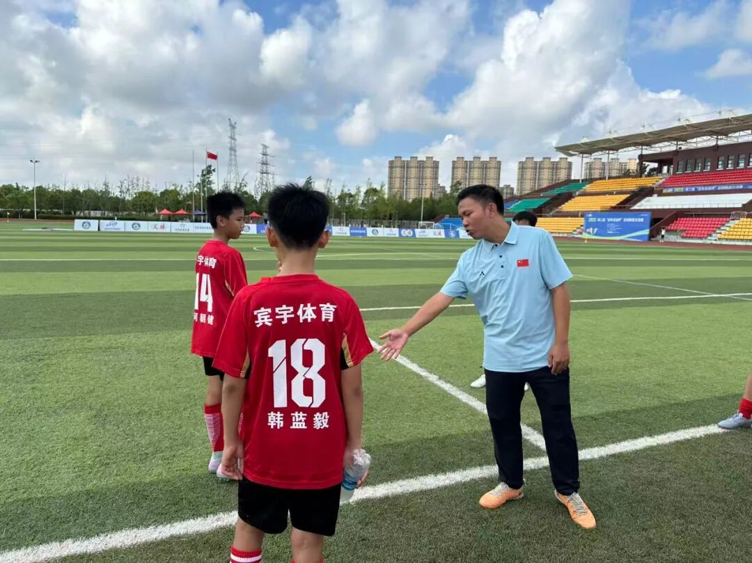 腾讯新闻:中国足球青训的“桃花源样本”:回归社区,不问花开
