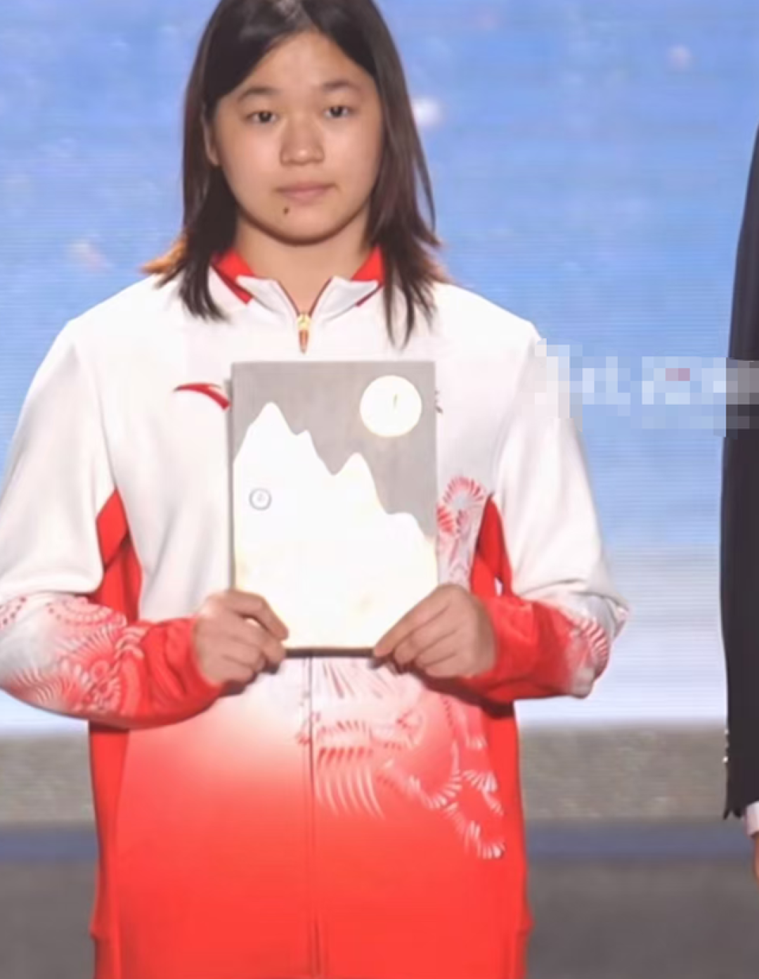 2026刚半个月,被官媒高调官宣喜讯的18岁全红婵,让多少黑粉脸红