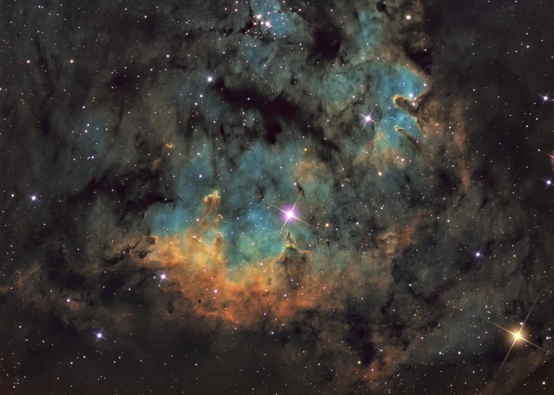 满船清梦压星河（19）—— 宇宙问号 NGC 7822