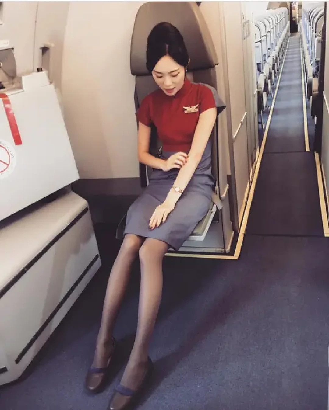 华航制服拆解✈️ 展露台湾空姐的娴熟大气