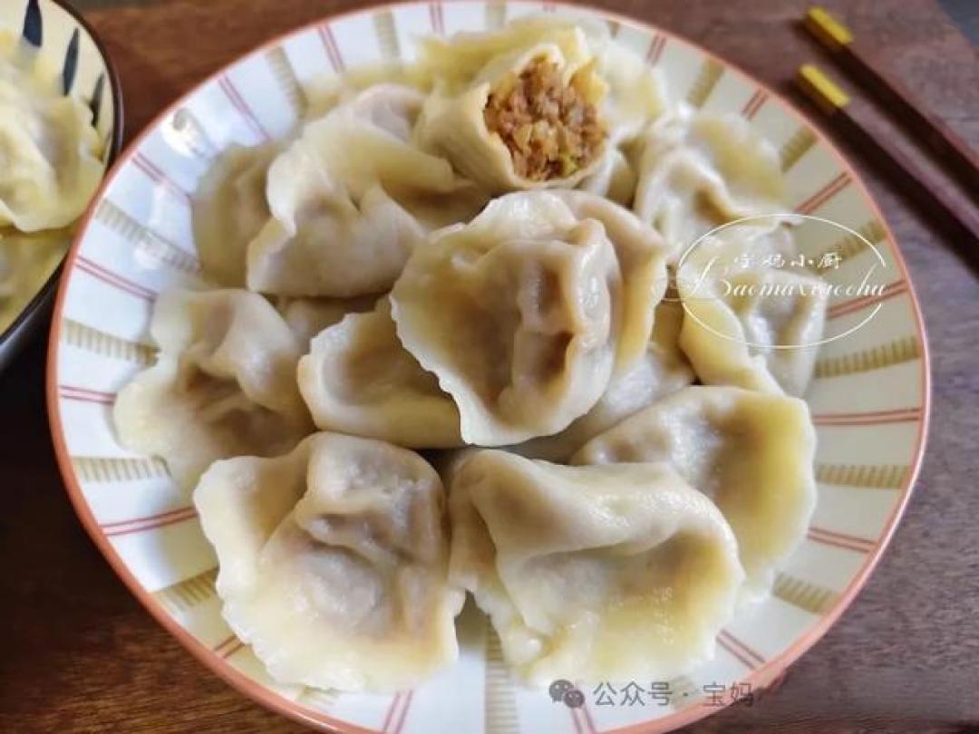 冬天吃饺子，这俩食材做馅鲜美多汁，又香又暖，全家爱吃