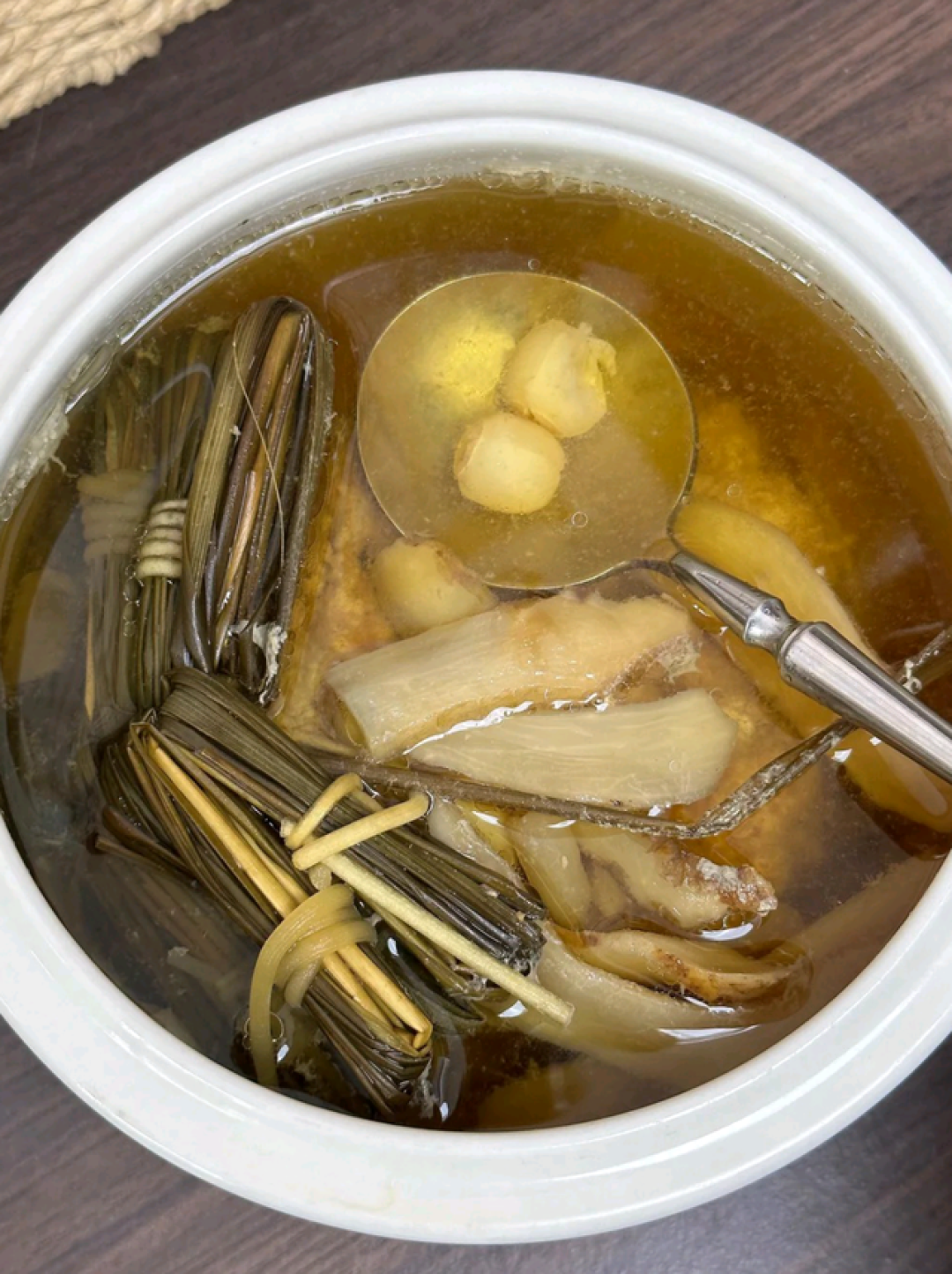 🔥3款灯心草煲汤配方!清心降火安神,熬夜上火、娃夜啼全搞定
