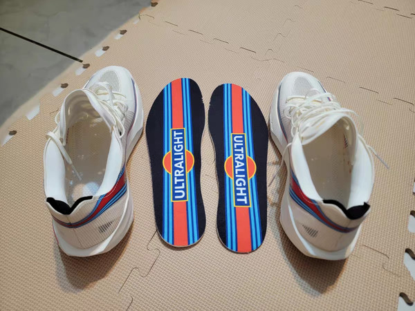 李宁超轻2025篮球鞋：轻盈实战