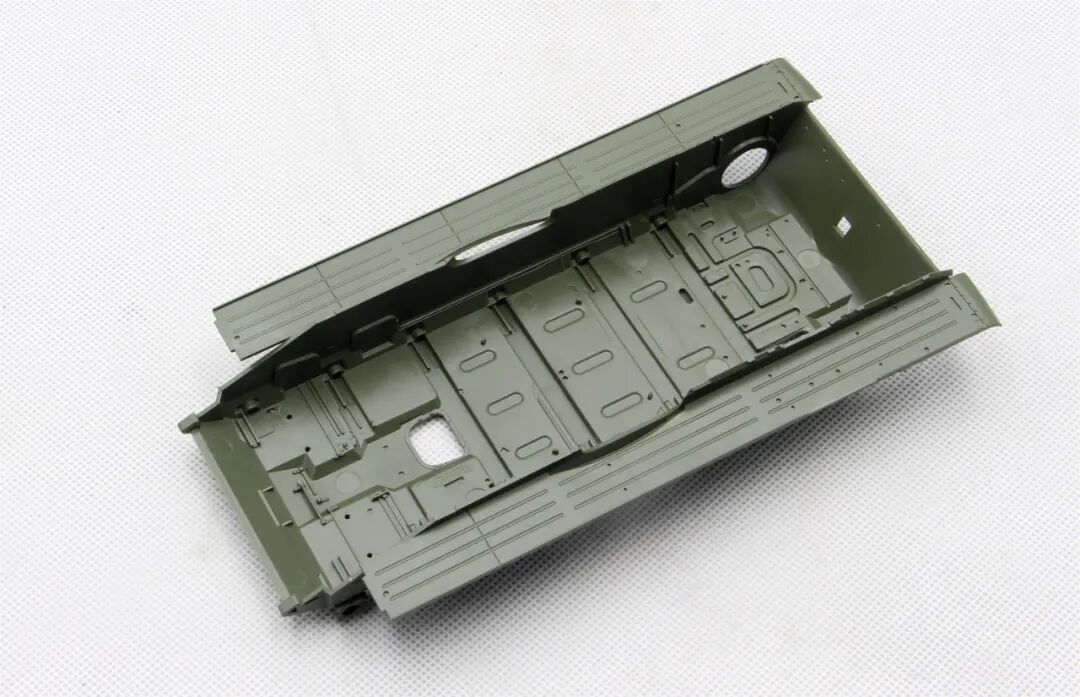 【模型网评测】AH模型 俄罗斯T-90M 突破主战坦克 1/35 AumsingHobby 35A070