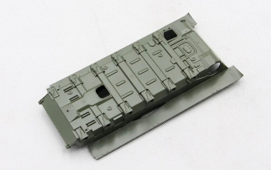 【模型网评测】AH模型 俄罗斯T-90M 突破主战坦克 1/35 AumsingHobby 35A070