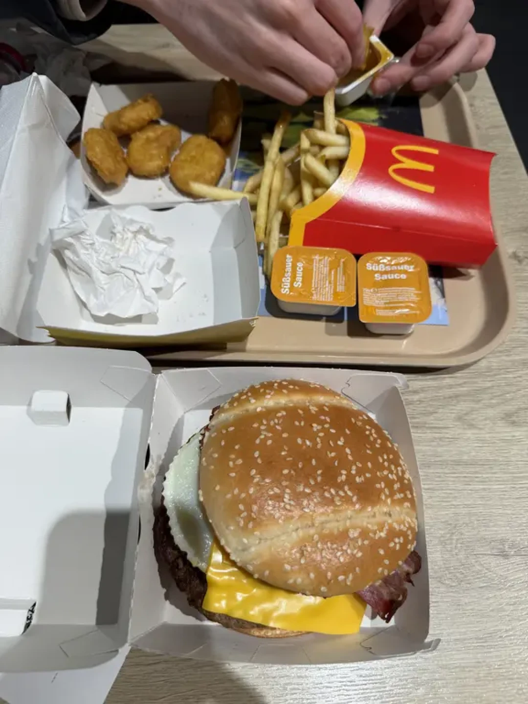 解锁了瑞士麦当劳100多RMB的汉堡包🍔