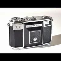 蔡司依康女伯爵：经典旁轴折叠相机