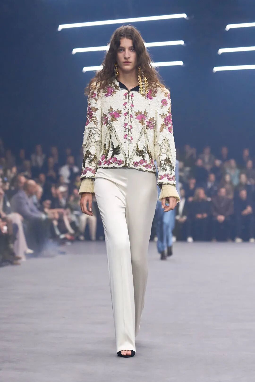 Valentino:在浪漫与先锋之间,重新定义当代意大利高级时装