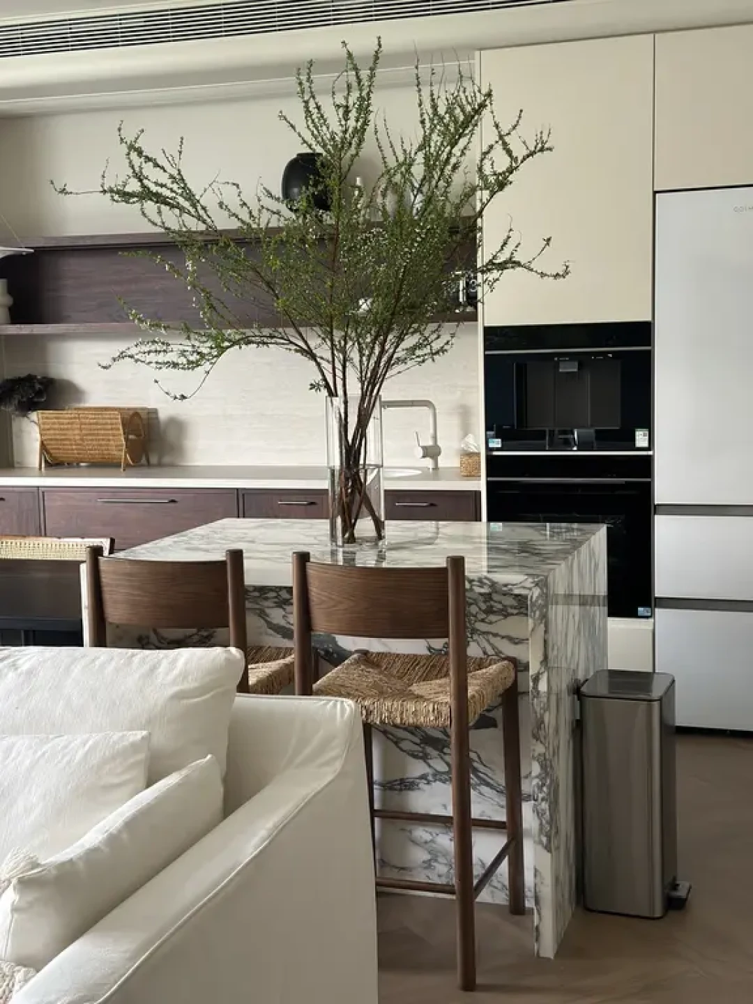 152m²奶油中古叠拼|大花白岛台打造攻略