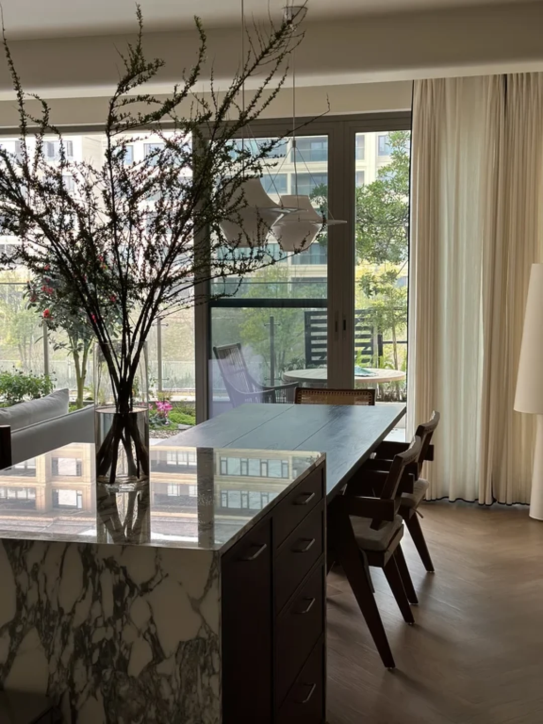 152m²奶油中古叠拼|大花白岛台打造攻略