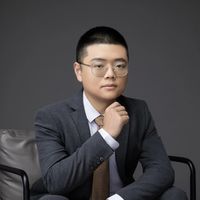 高校创始人女儿争夺举办者身份引热议，家族企业继承权之争是否会影响学校未来发展？