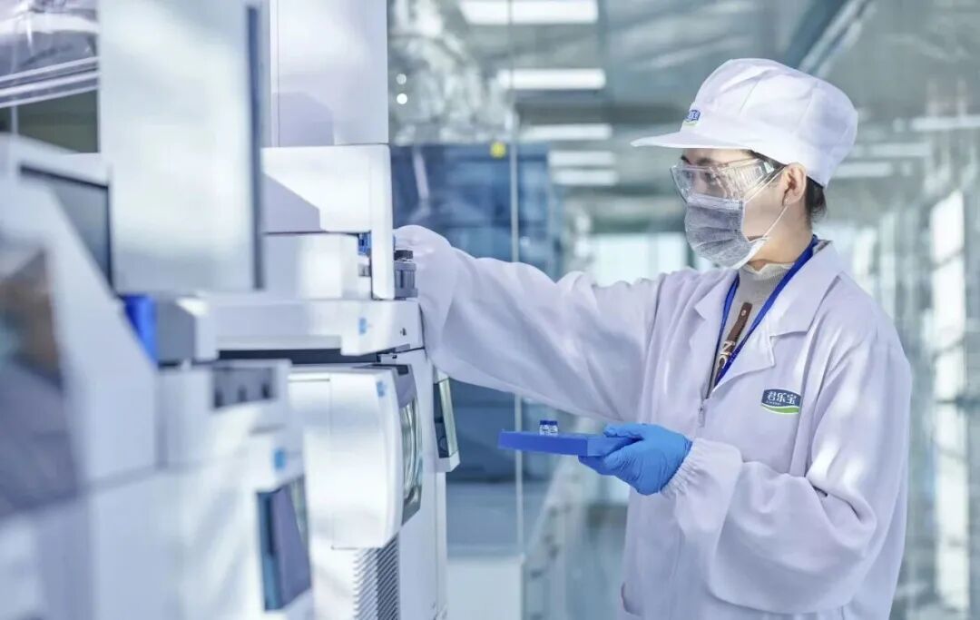 “乳业第三”君乐宝要上市，拿什么和伊利、蒙牛比拼？| 连线IPO