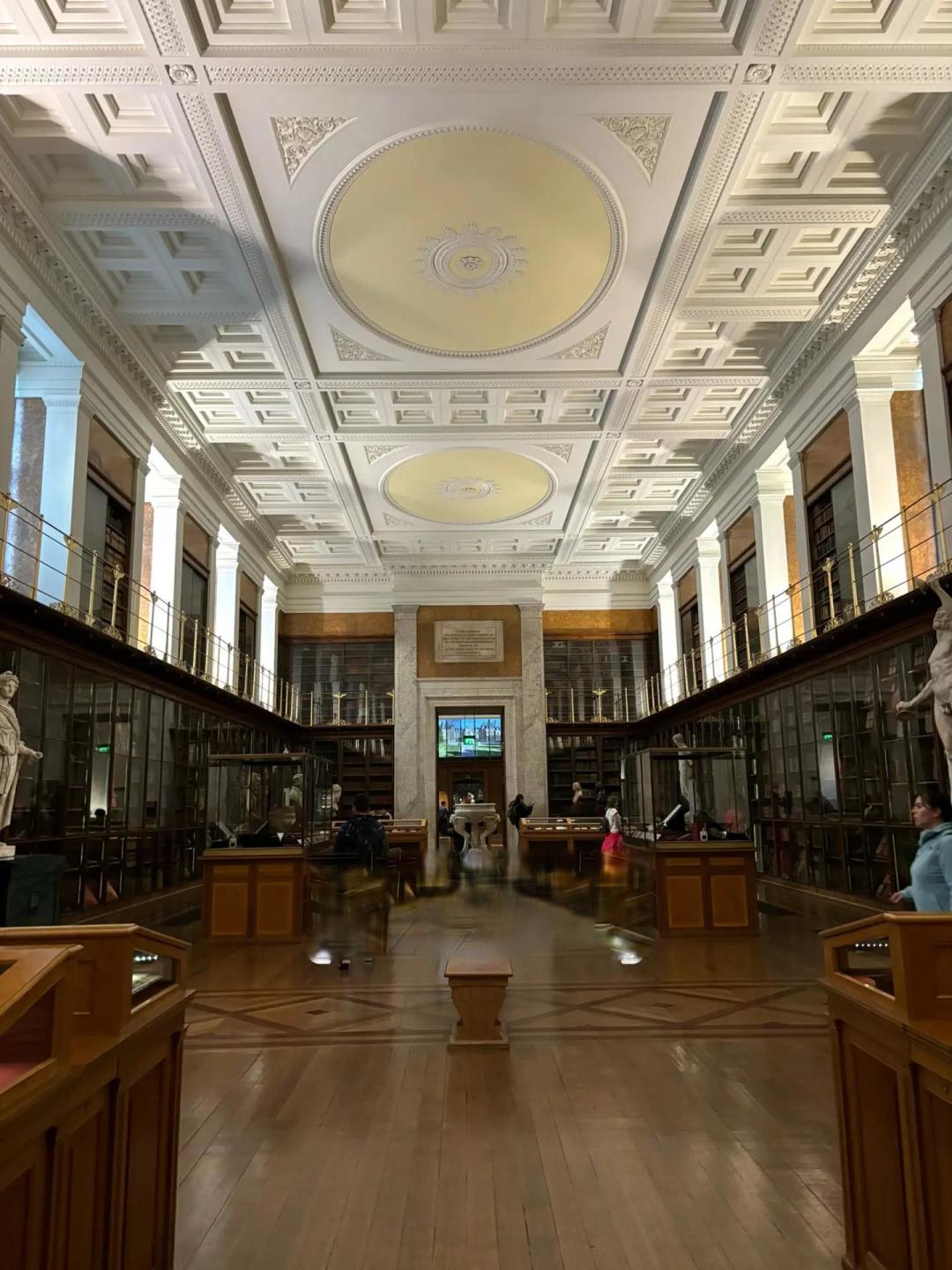 周5️⃣晚，夜游大英博物馆🏛️