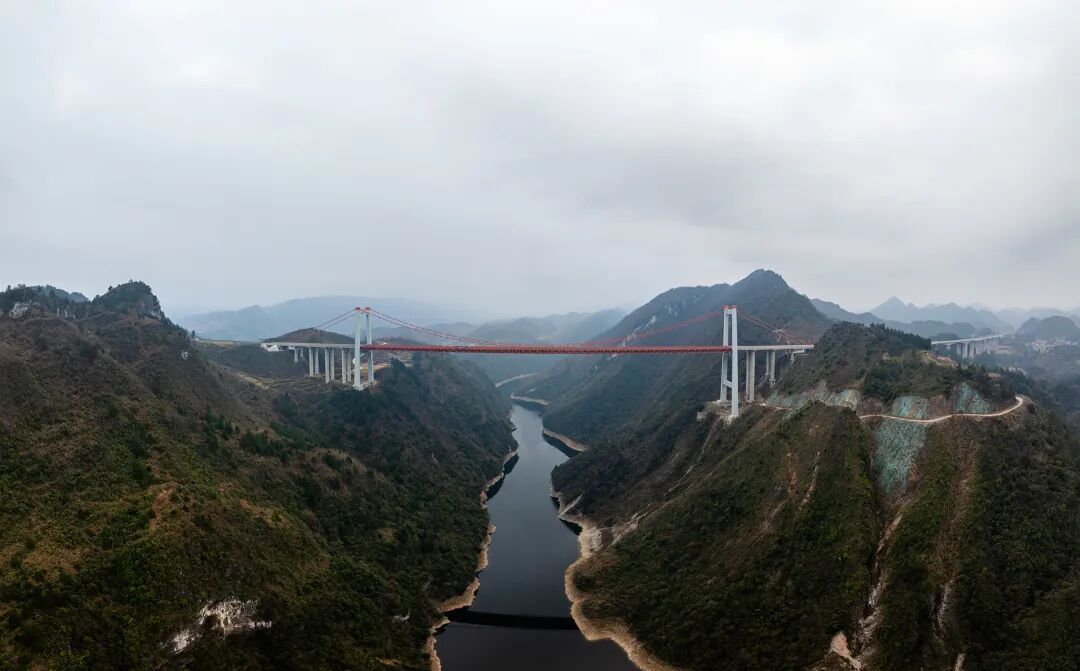 云端纺线跨天堑！无人机航拍阳宝山大桥全攻略，鸟瞰贵州“空中巨龙”的隐藏视角