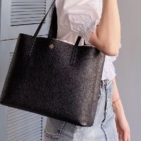 通勤5年，她说这只托特包是“体外器官”