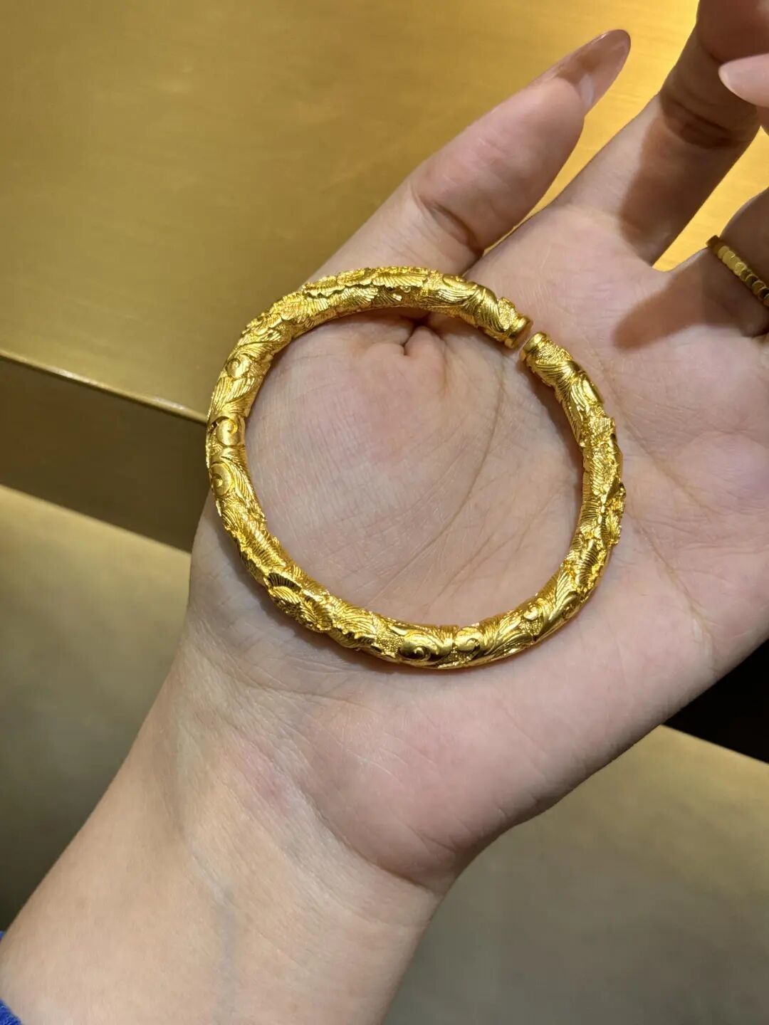90克黄金打造的手镯有多震撼?实物美到犯规