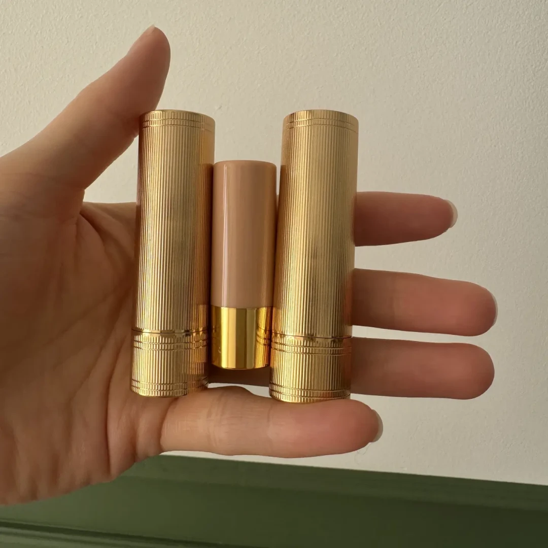 Gucci倾色绒雾口红208 VS 217