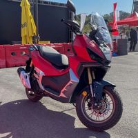 2万的150ADV踏板太贵？看看这台来“搅局”的国产150ADV新车！