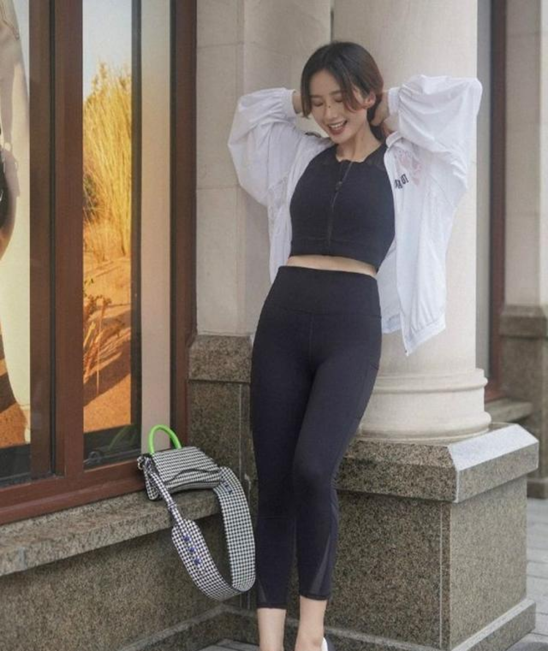 为什么劝你别穿“无痕裤”出门?看完杭州女生的街拍,你就明白了