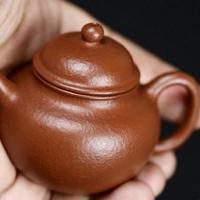 紫砂壶嘴把与壶身质感不同？揭秘背后工艺玄机，别再被商家忽悠！