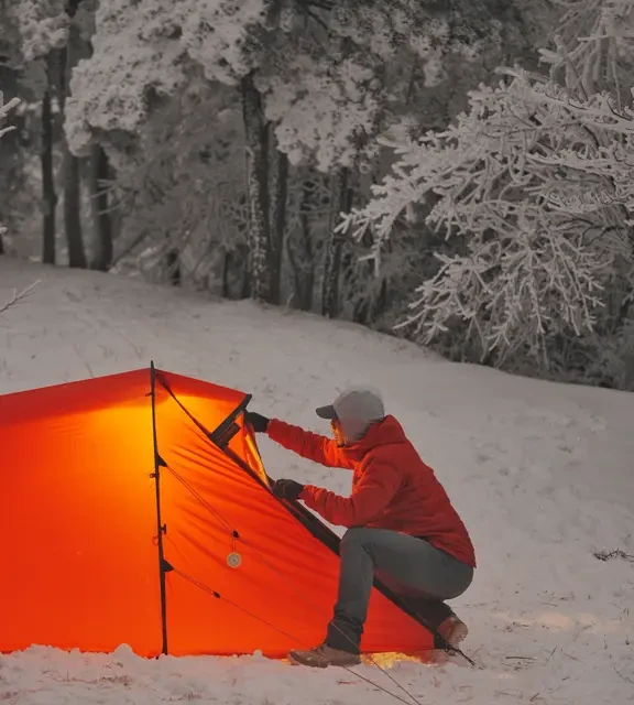 踏雪包场露营❄️，怎么会堵车又堵人呢