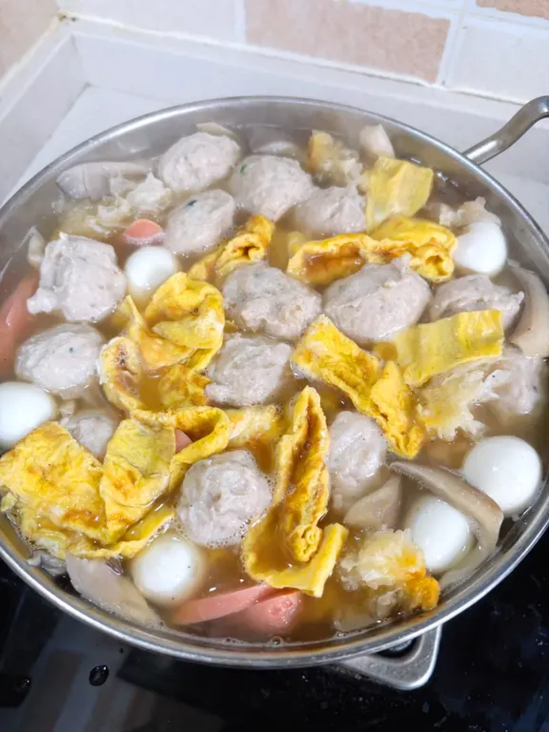 肉圆三鲜锅,肉丸Q弹爽口,汤底浓郁鲜香