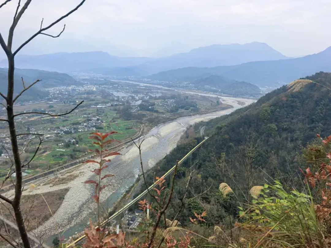 彭州狮子山小环线-可见狮子壁画