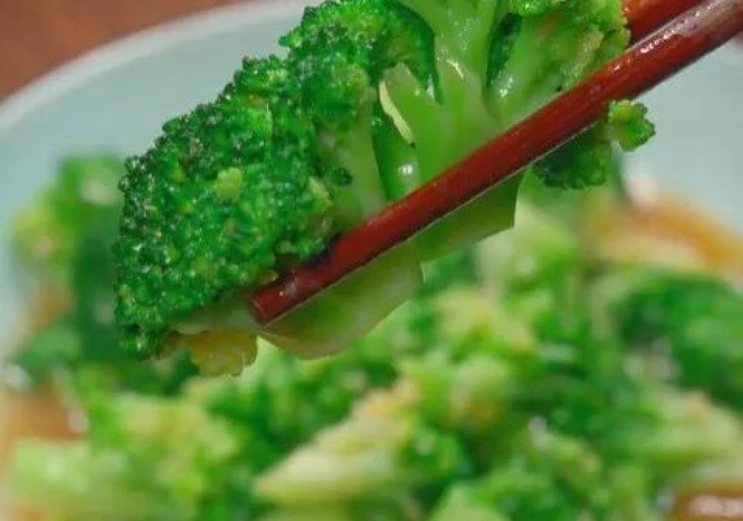 【蒜香西兰花】上班族快手菜!蒜香西兰花15分钟上桌,脆嫩解腻,低脂又下饭