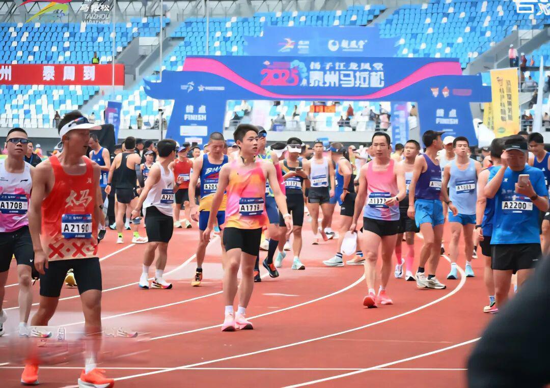 2025泰州马拉松赛记｜我跑过氛围最赞的马拉松之一