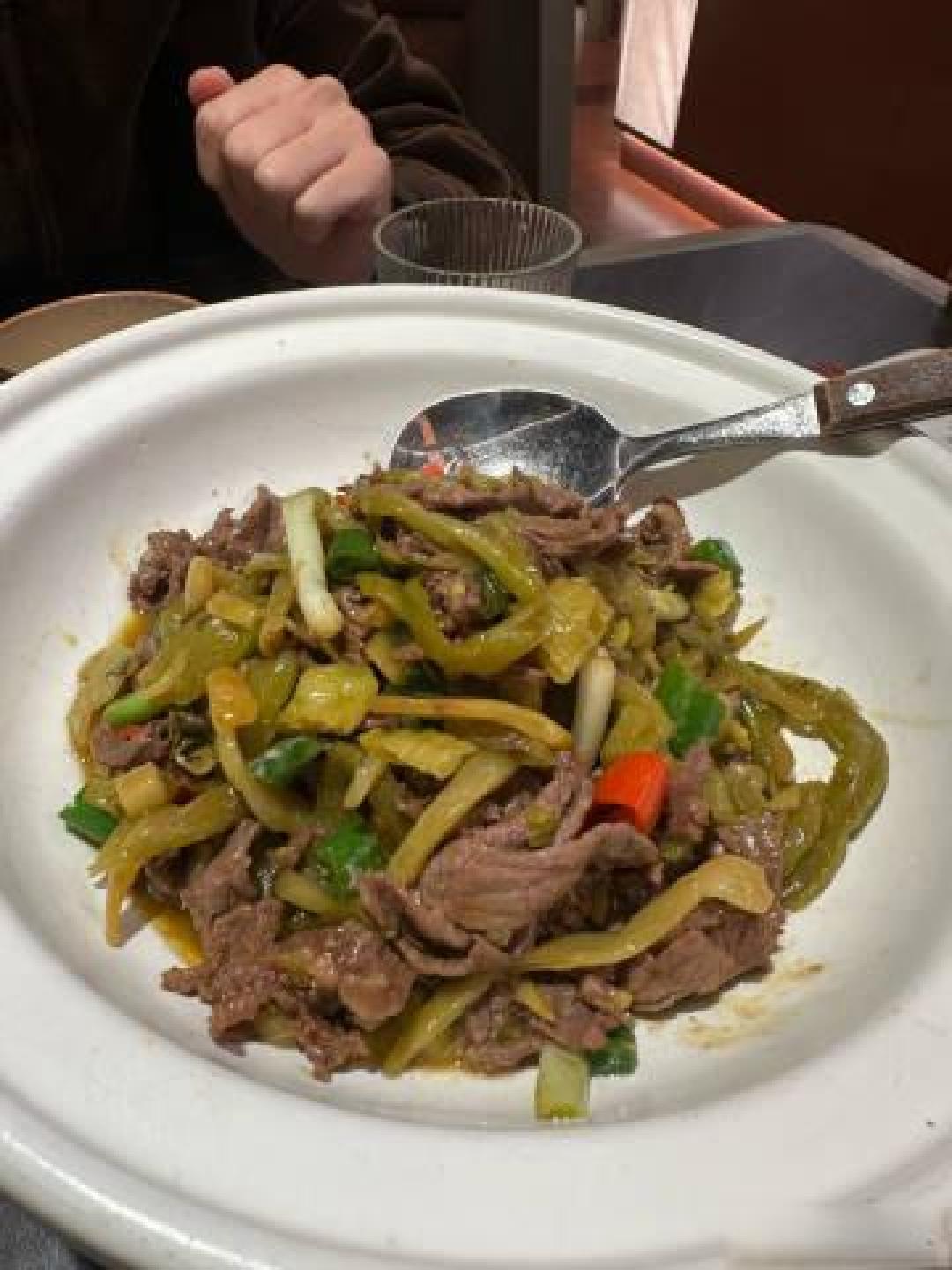 宇宙中心美食必修课：从宝藏小馆到聚会圣地的青春味觉地图