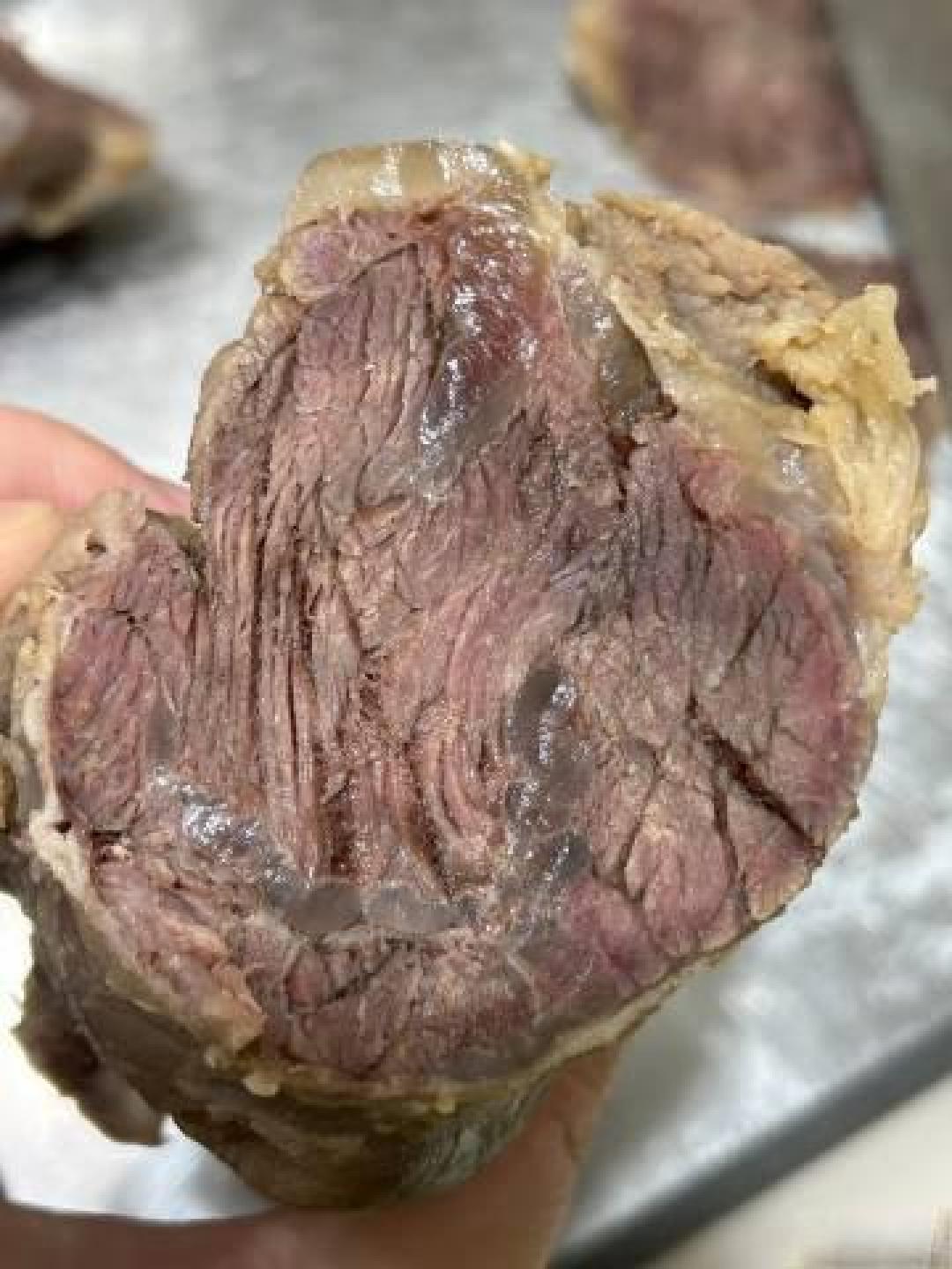 盐水牛肉想做到紧实不柴,关键的腌制和炖煮秘诀都在这